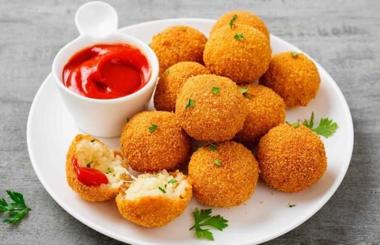 Bánh khoai tây chiên giòn vàng hấp dẫn